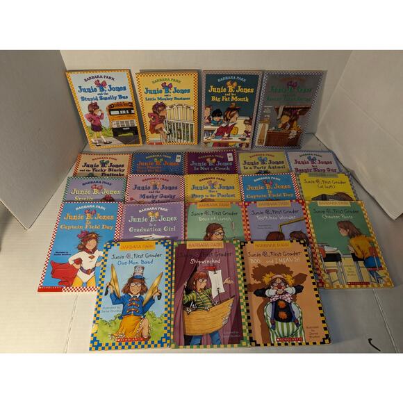 Lot 24 Vintage Junie B jones PB Chapter Books Scholastic - Picture 2 of 9